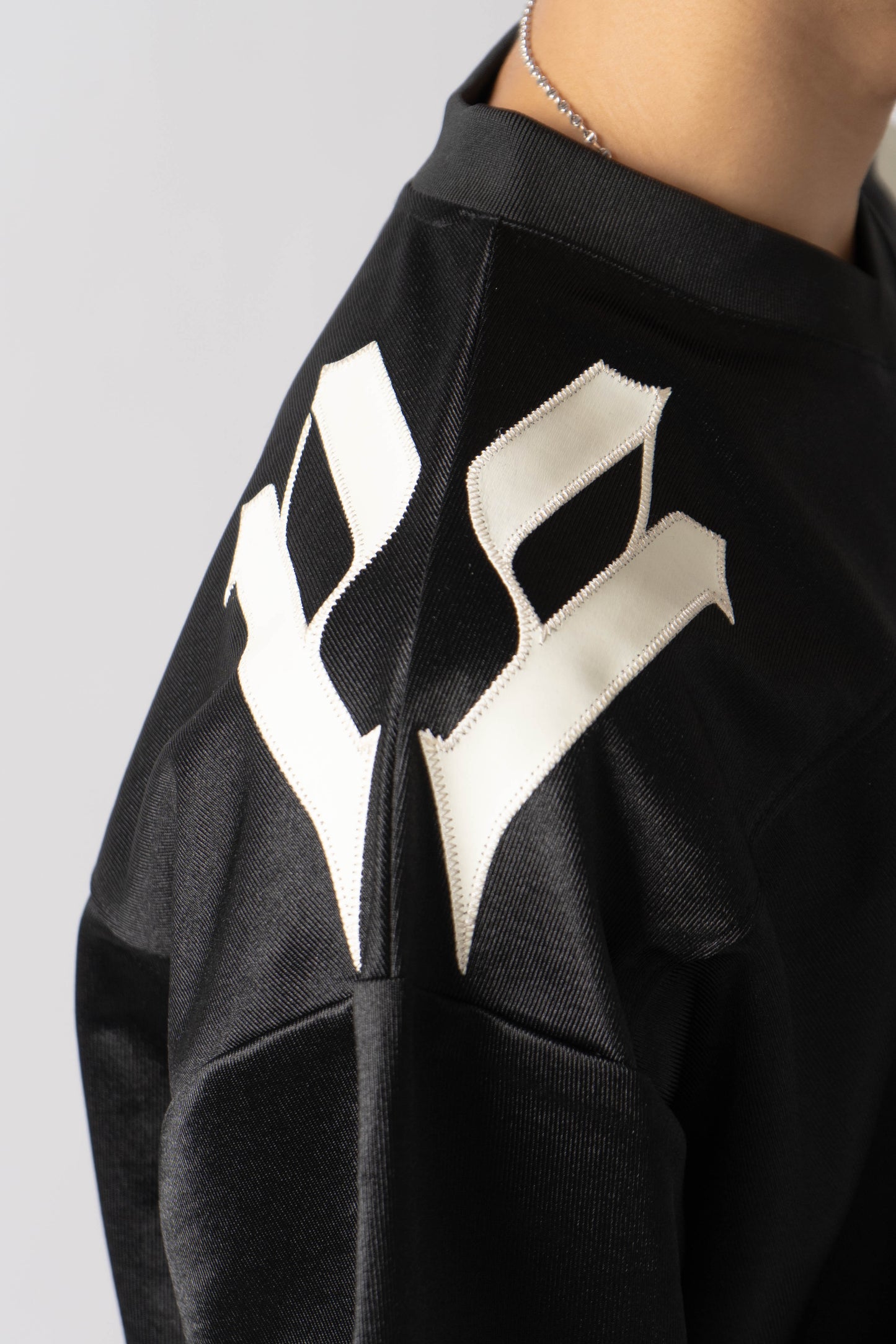 APPLIQUÉ JERSEY